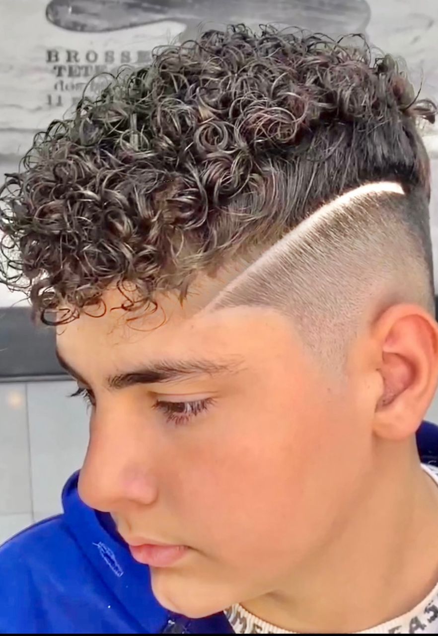 سالن تخصصی فر موی مردانه و کودکان صدری در چهارباغ عباسی اصفهان